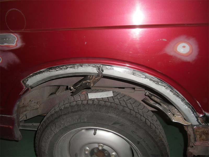 キズ・ヘコミをキレイに仕上げます